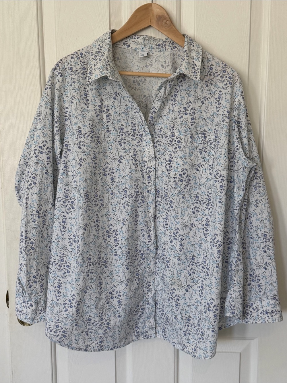 Old Navy Blue and White Floral Button-Down Shirt